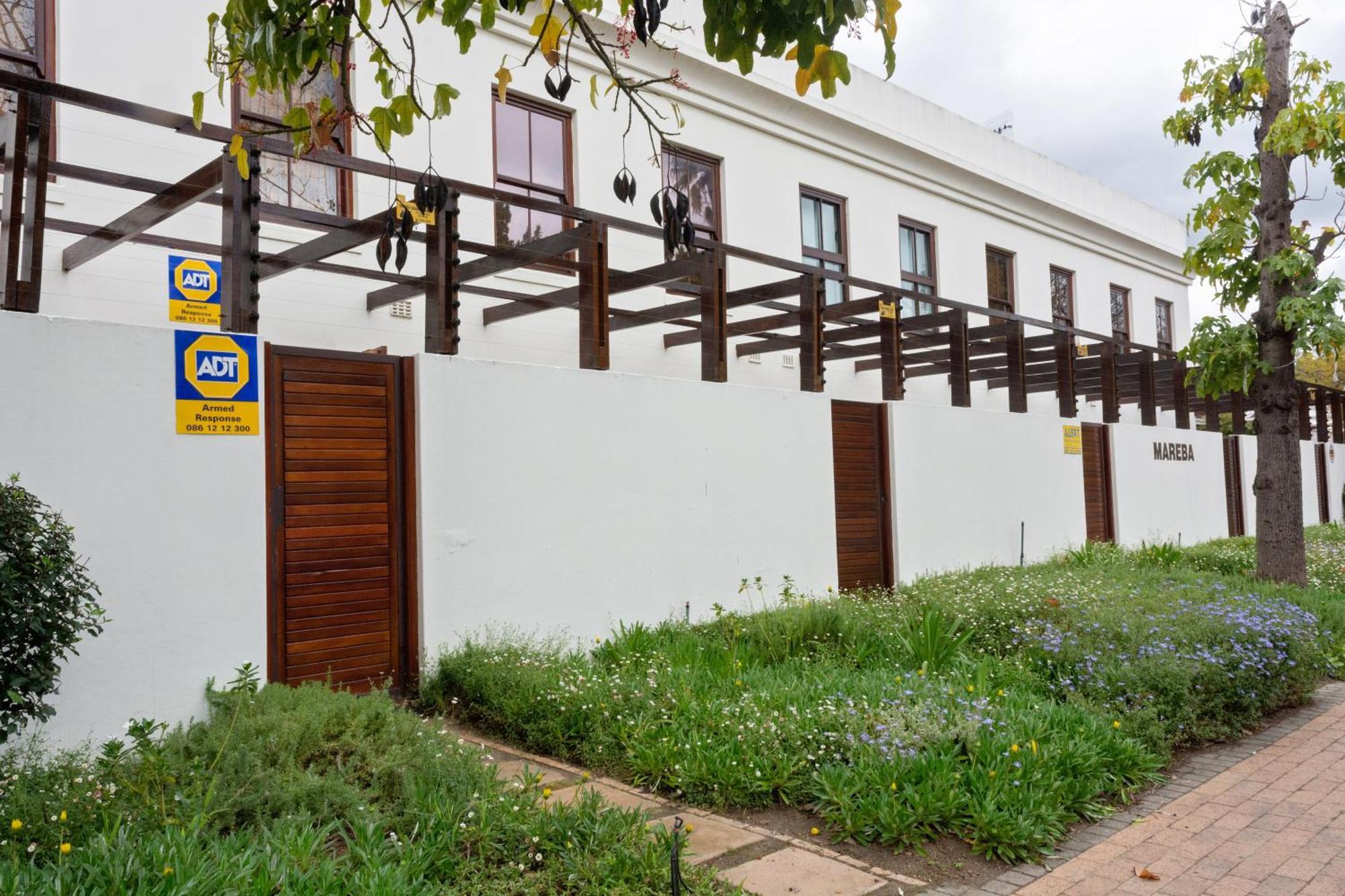 99кв.м. 2 спалень, 2 окремих ванних Квартира в Stellenbosch Central Екстер'єр фото